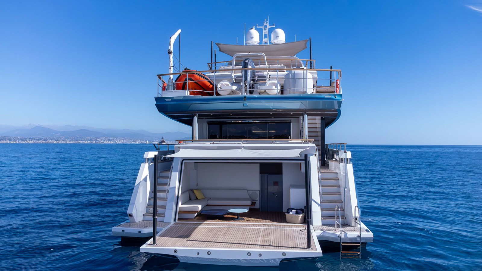 https://arconyachts.ams3.digitaloceanspaces.com/70016/conversions/large_4857061-optimize.jpg