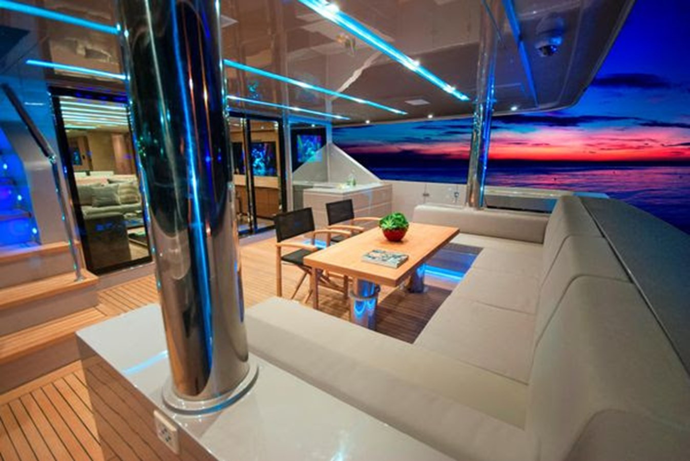 https://arconyachts.ams3.digitaloceanspaces.com/70043/conversions/large_3999258-optimize.jpg