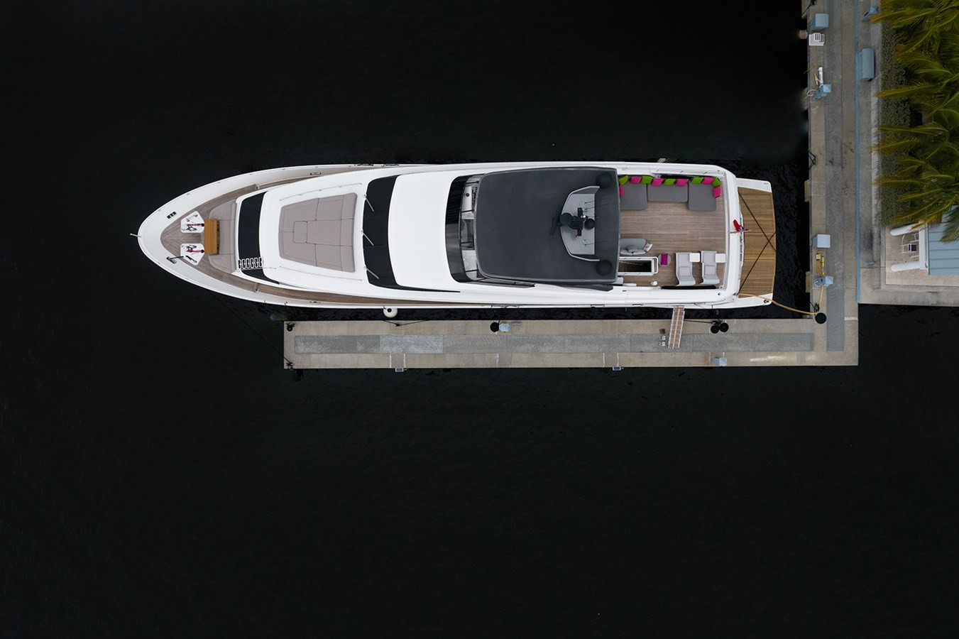 https://arconyachts.ams3.digitaloceanspaces.com/70044/conversions/large_4049771-optimize.jpg