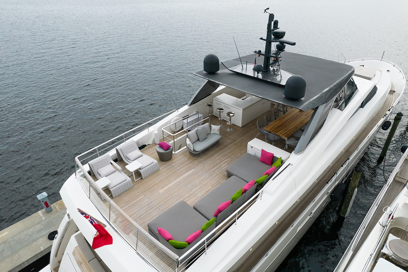 https://arconyachts.ams3.digitaloceanspaces.com/70047/conversions/large_4049772-optimize.jpg