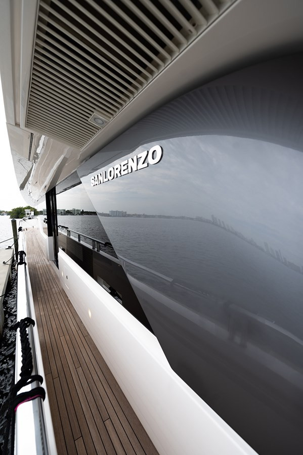 https://arconyachts.ams3.digitaloceanspaces.com/70050/conversions/large_4049773-optimize.jpg