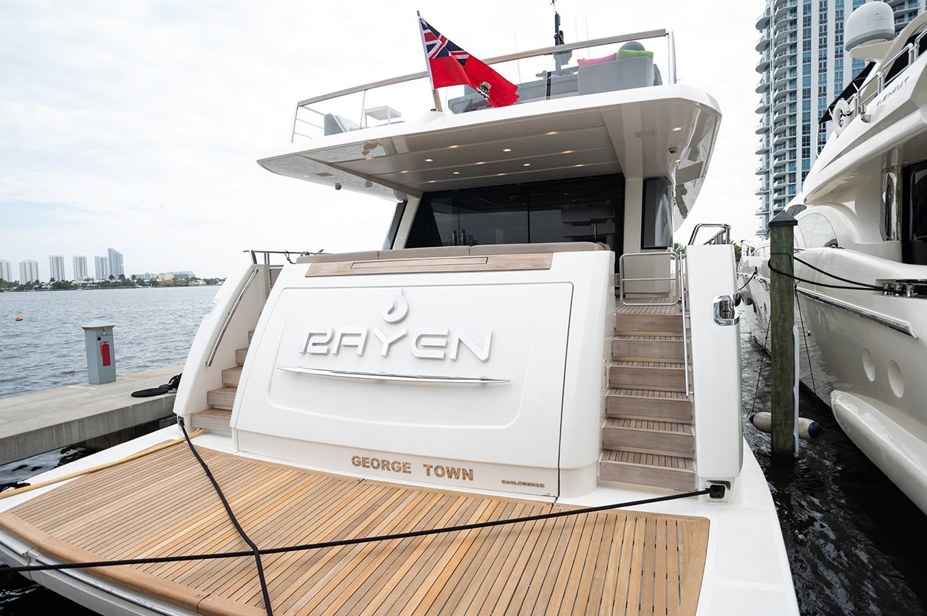 https://arconyachts.ams3.digitaloceanspaces.com/70082/conversions/large_4049785-optimize.jpg