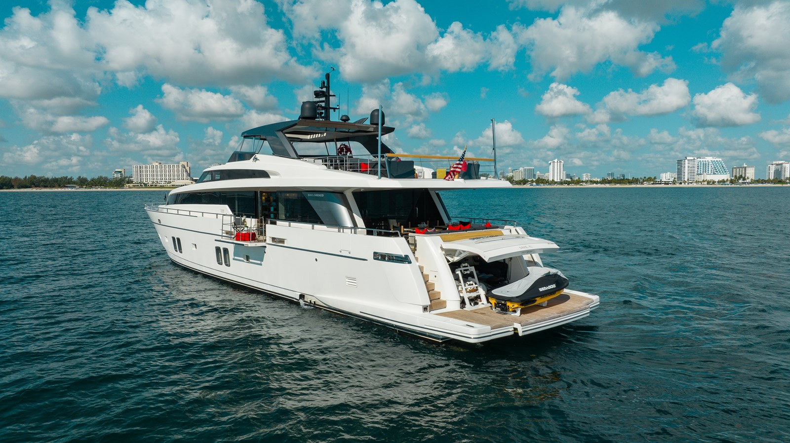 https://arconyachts.ams3.digitaloceanspaces.com/70196/conversions/large_4576577-optimize.jpg
