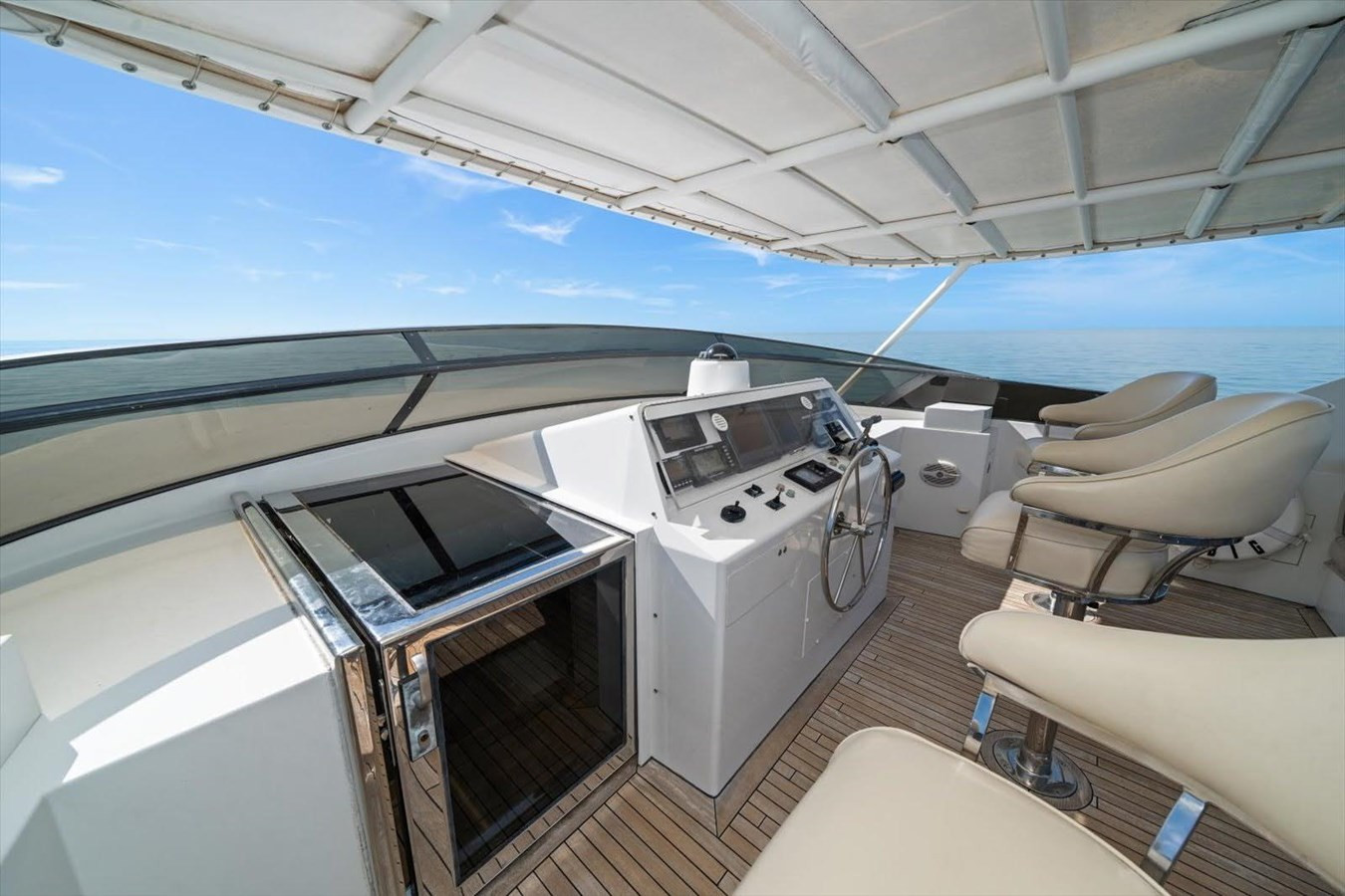 https://arconyachts.ams3.digitaloceanspaces.com/70238/conversions/large_4574500-optimize.jpg