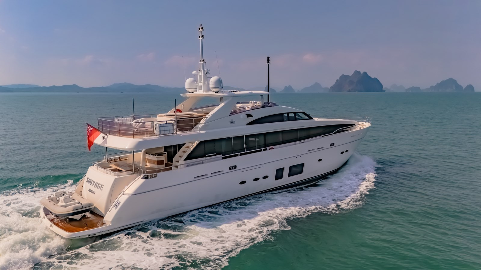 https://arconyachts.ams3.digitaloceanspaces.com/70492/conversions/large_4671522-optimize.jpg