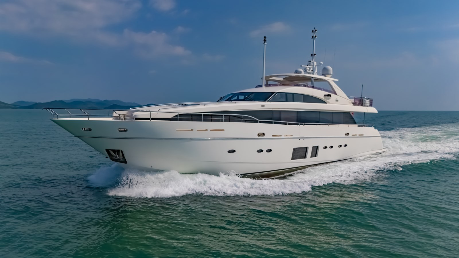 https://arconyachts.ams3.digitaloceanspaces.com/70506/conversions/large_4671527-optimize.jpg