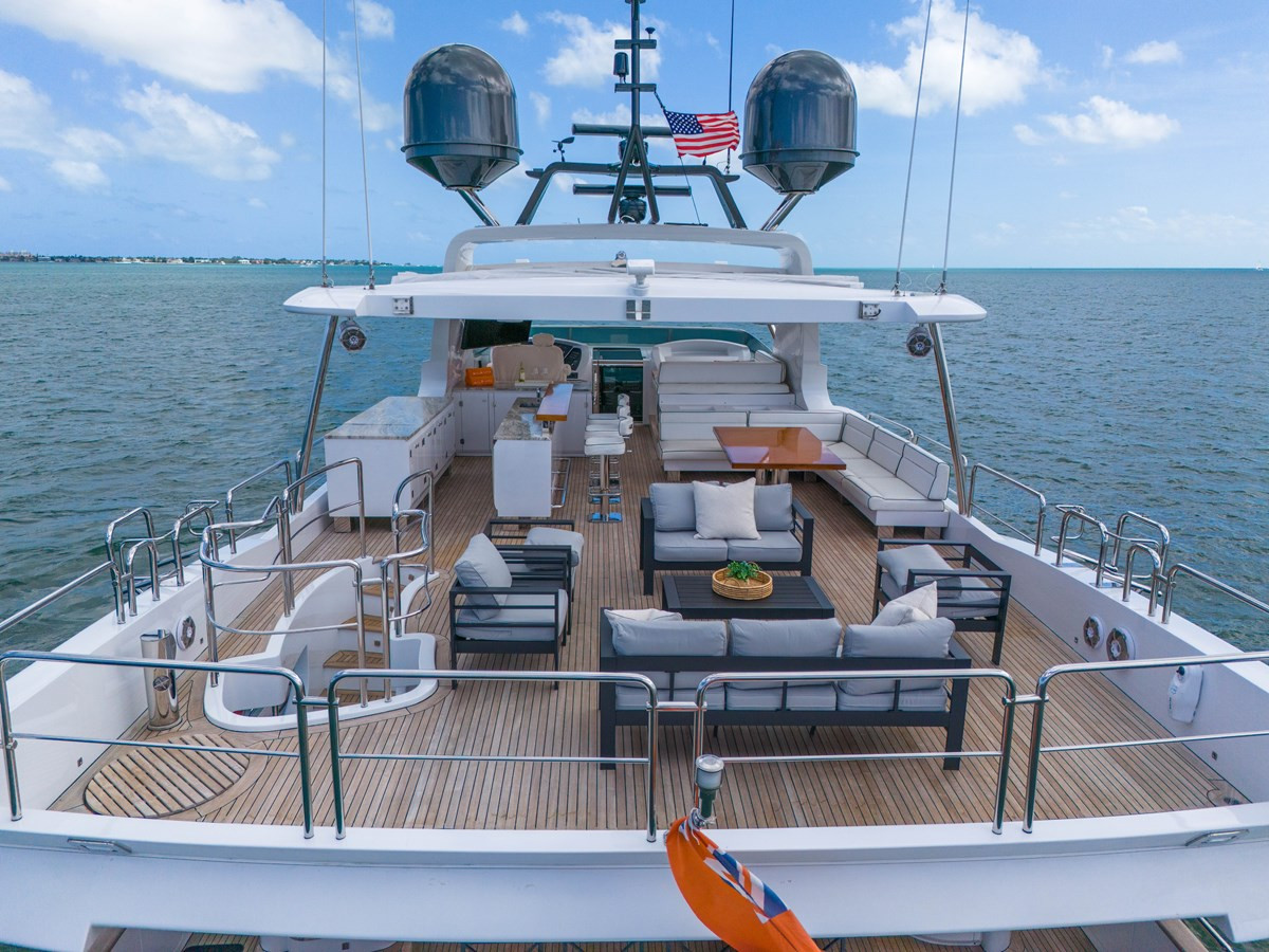 https://arconyachts.ams3.digitaloceanspaces.com/70545/conversions/large_4655776-optimize.jpg