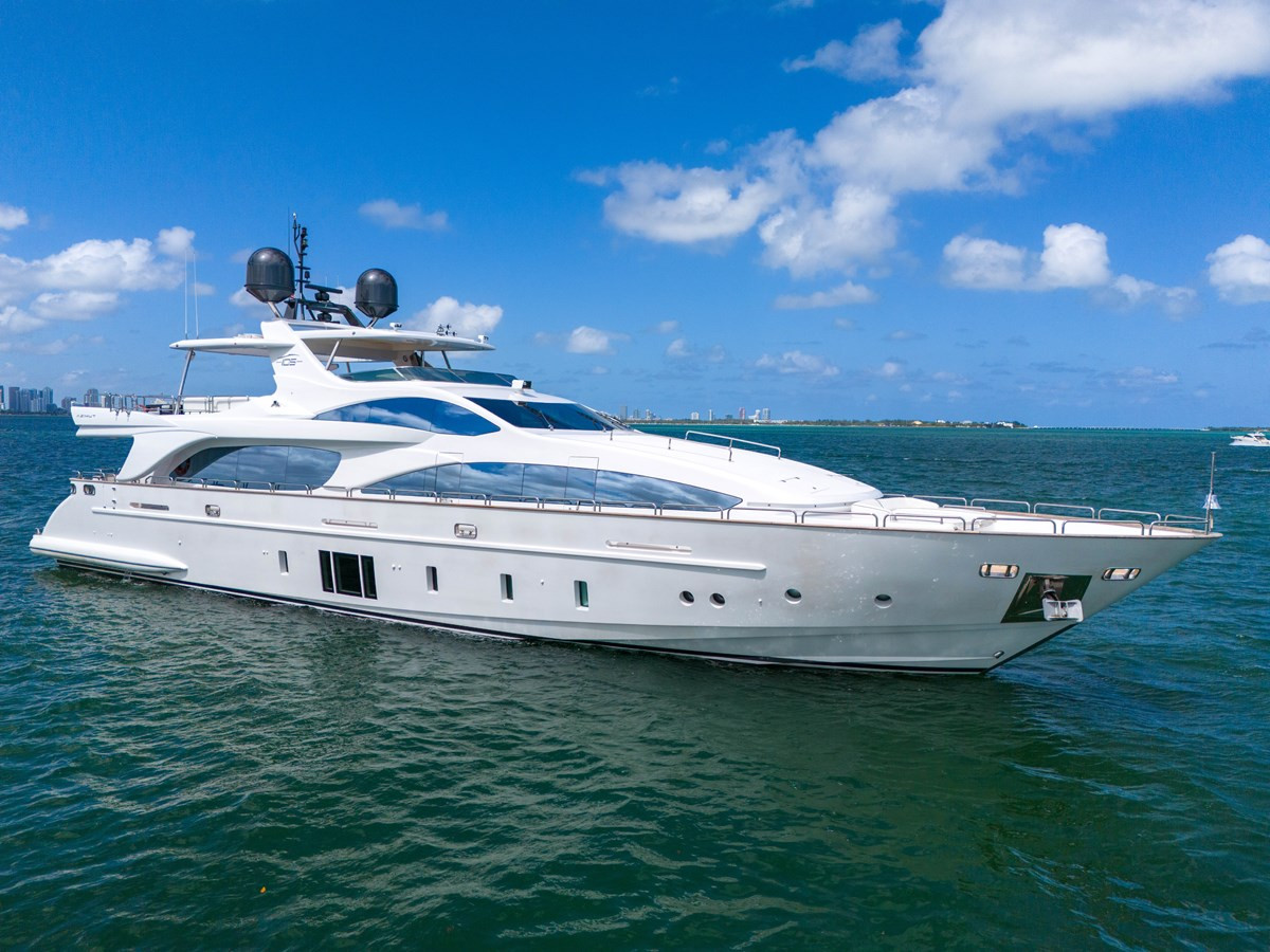 https://arconyachts.ams3.digitaloceanspaces.com/70556/conversions/large_4655780-optimize.jpg