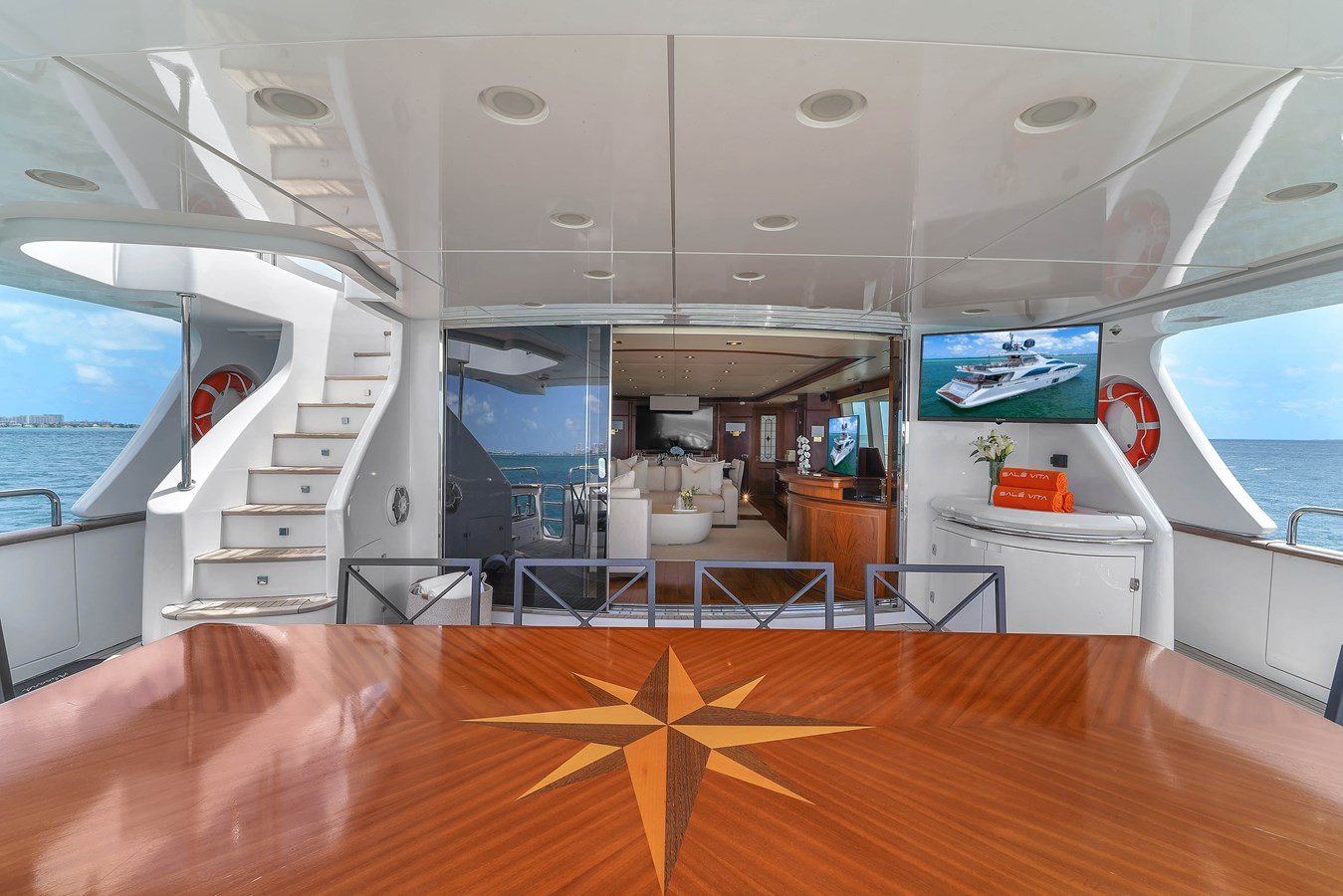 https://arconyachts.ams3.digitaloceanspaces.com/70590/conversions/large_4655792-optimize.jpg