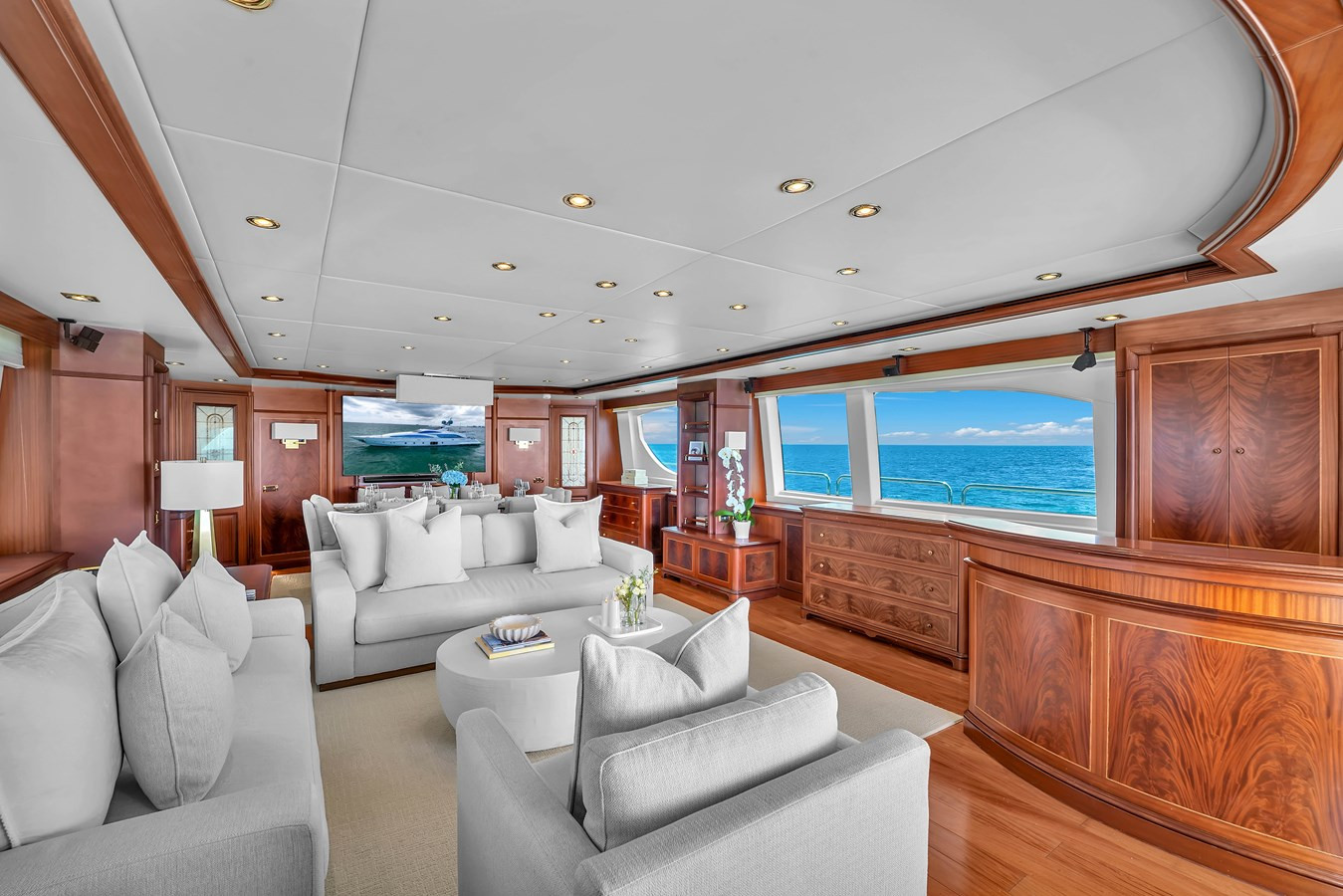 https://arconyachts.ams3.digitaloceanspaces.com/70612/conversions/large_4655800-optimize.jpg