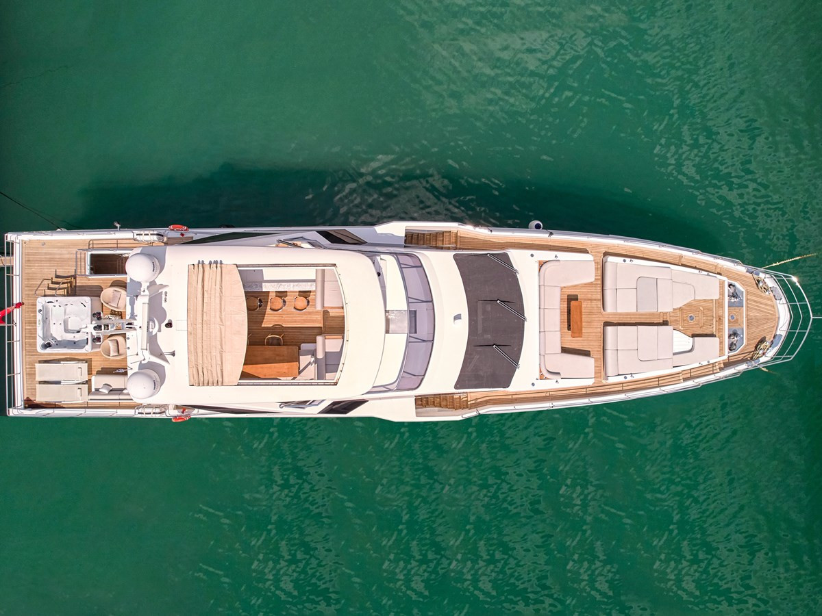 https://arconyachts.ams3.digitaloceanspaces.com/70758/conversions/large_4273306-optimize.jpg