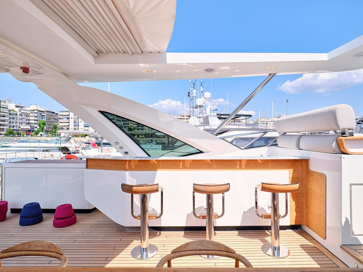 https://arconyachts.ams3.digitaloceanspaces.com/70796/conversions/large_4273269-optimize.jpg
