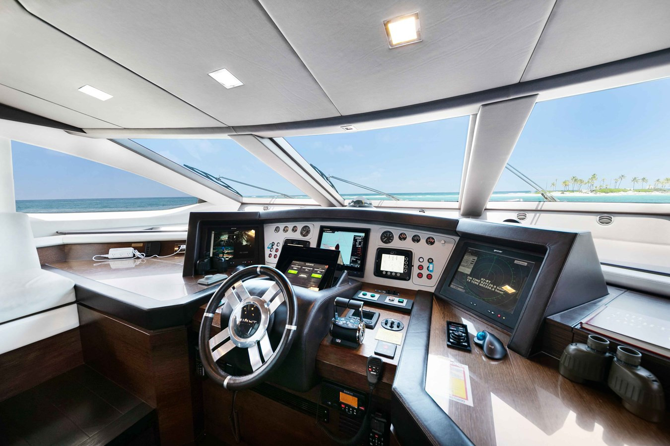 https://arconyachts.ams3.digitaloceanspaces.com/70810/conversions/large_4735555-optimize.jpg