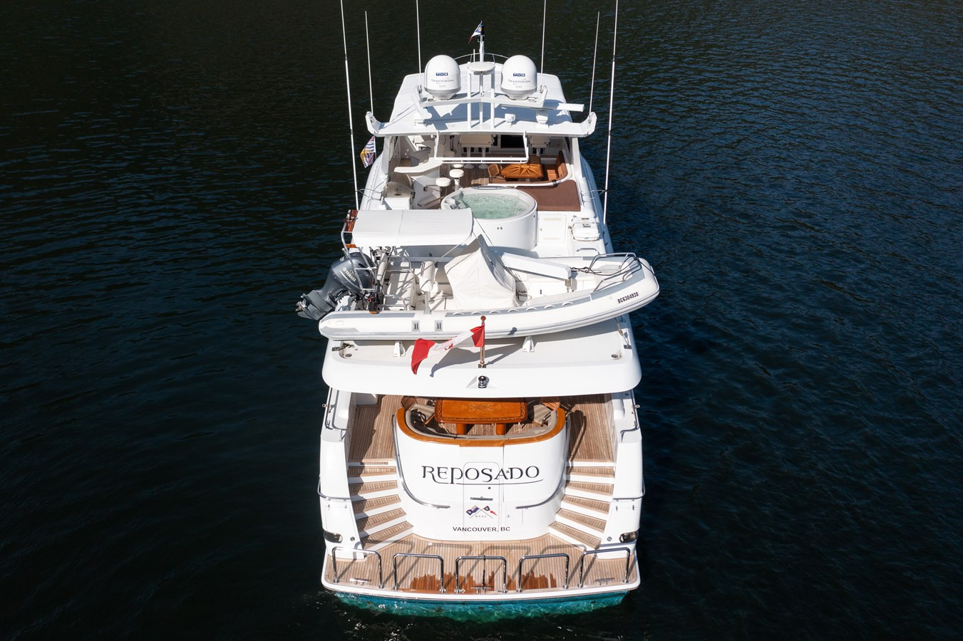 https://arconyachts.ams3.digitaloceanspaces.com/70950/conversions/large_3785796-optimize.jpg