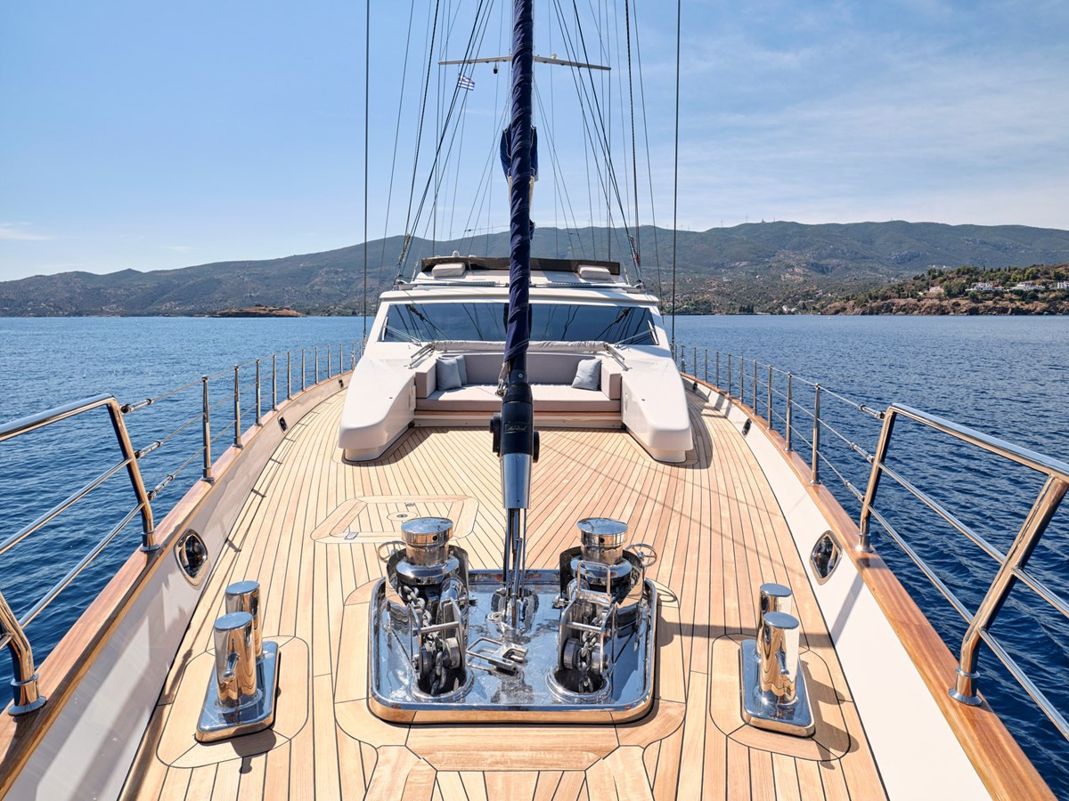 https://arconyachts.ams3.digitaloceanspaces.com/70996/conversions/large_4346998-optimize.jpg