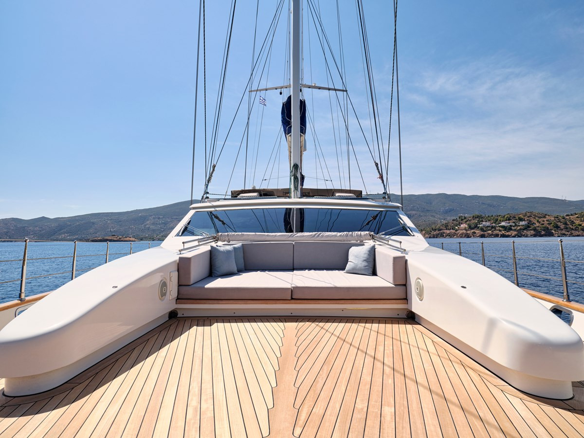 https://arconyachts.ams3.digitaloceanspaces.com/70999/conversions/large_4346999-optimize.jpg