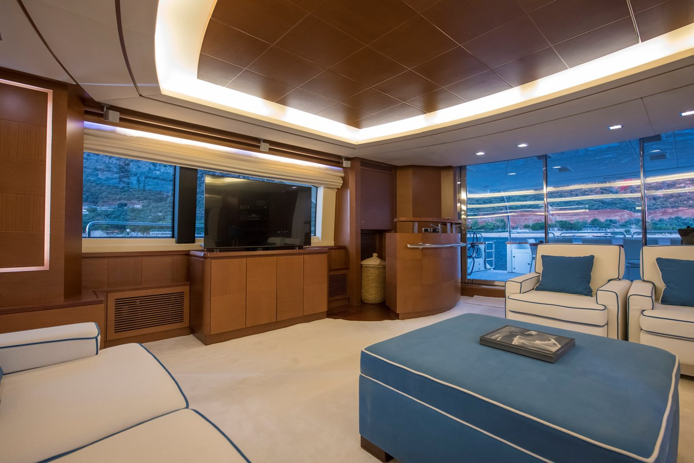https://arconyachts.ams3.digitaloceanspaces.com/71138/conversions/large_4831329-optimize.jpg