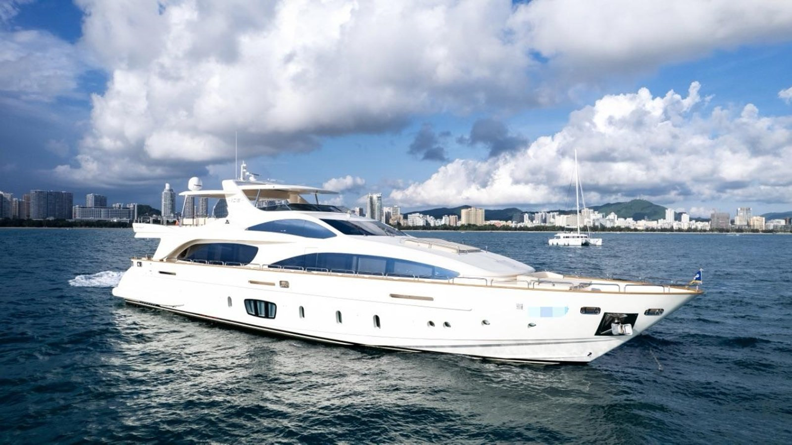 https://arconyachts.ams3.digitaloceanspaces.com/71188/conversions/large_4699613-optimize.jpg