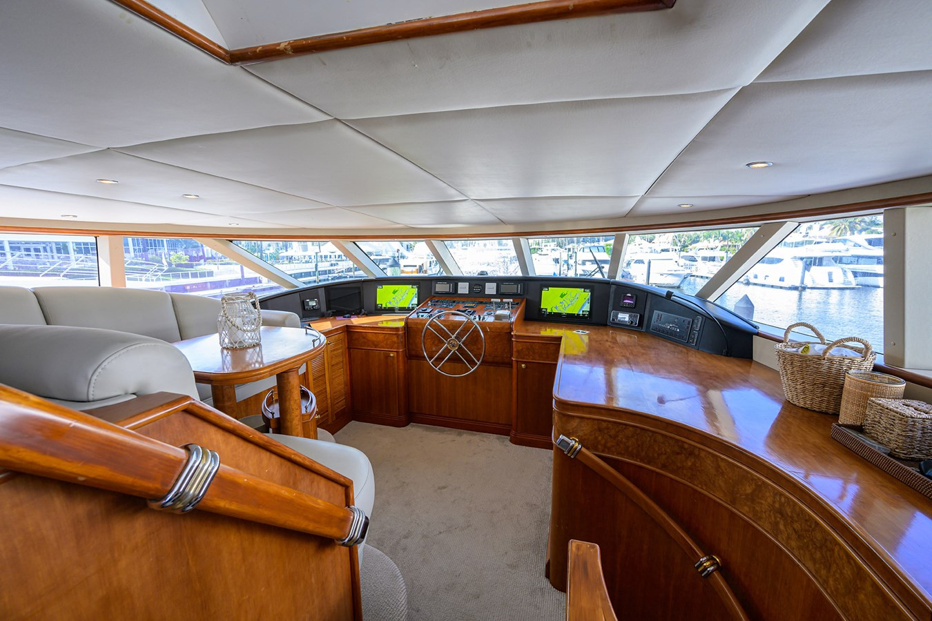 https://arconyachts.ams3.digitaloceanspaces.com/71218/conversions/large_4581987-optimize.jpg