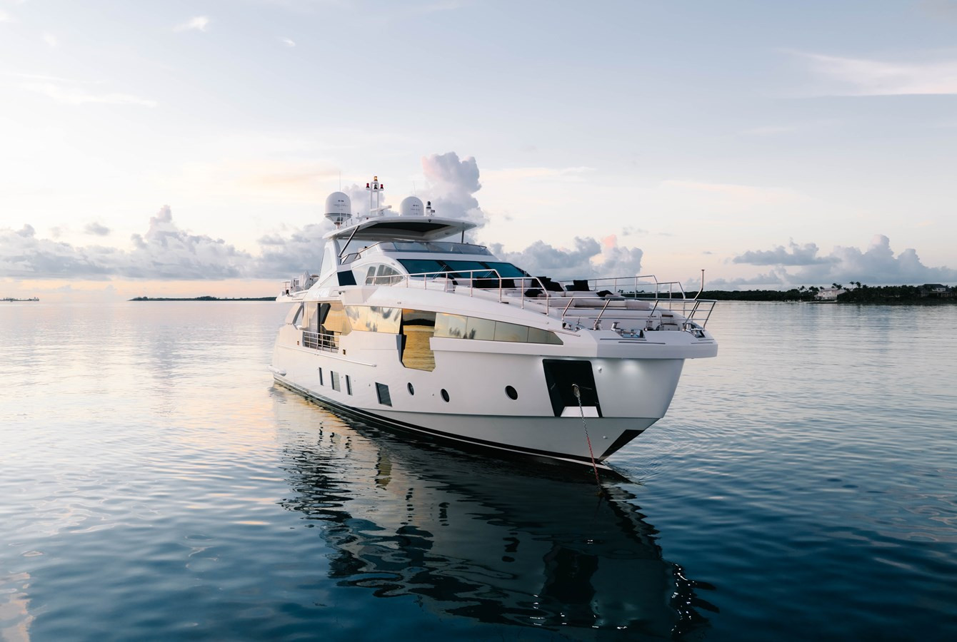 https://arconyachts.ams3.digitaloceanspaces.com/71353/conversions/large_4814301-optimize.jpg