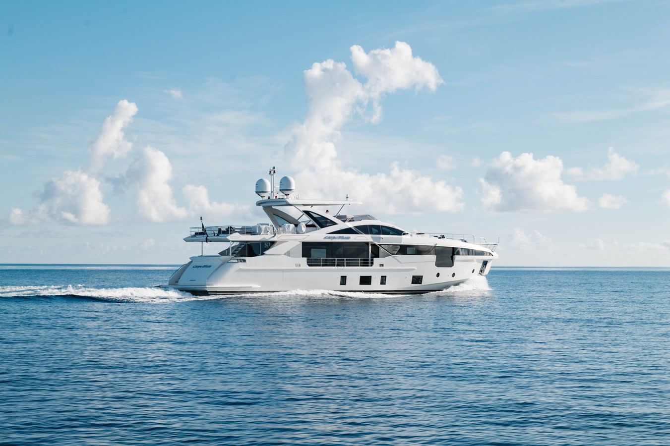 https://arconyachts.ams3.digitaloceanspaces.com/71372/conversions/large_4814332-optimize.jpg