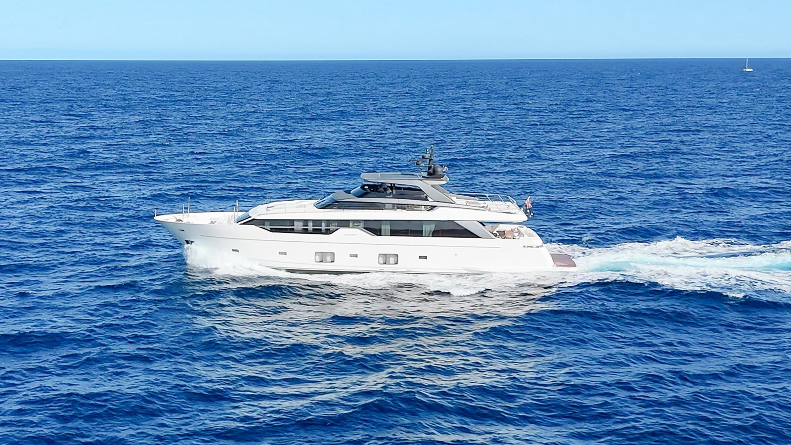 https://arconyachts.ams3.digitaloceanspaces.com/71478/conversions/large_4796830-optimize.jpg