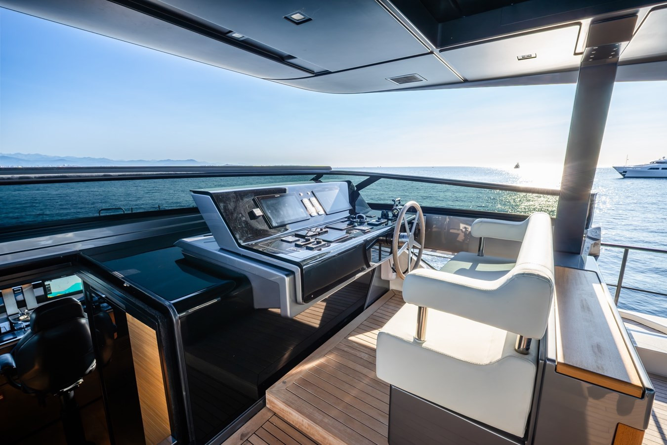 https://arconyachts.ams3.digitaloceanspaces.com/71517/conversions/large_4796843-optimize.jpg