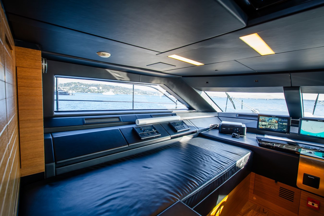 https://arconyachts.ams3.digitaloceanspaces.com/71601/conversions/large_4796872-optimize.jpg