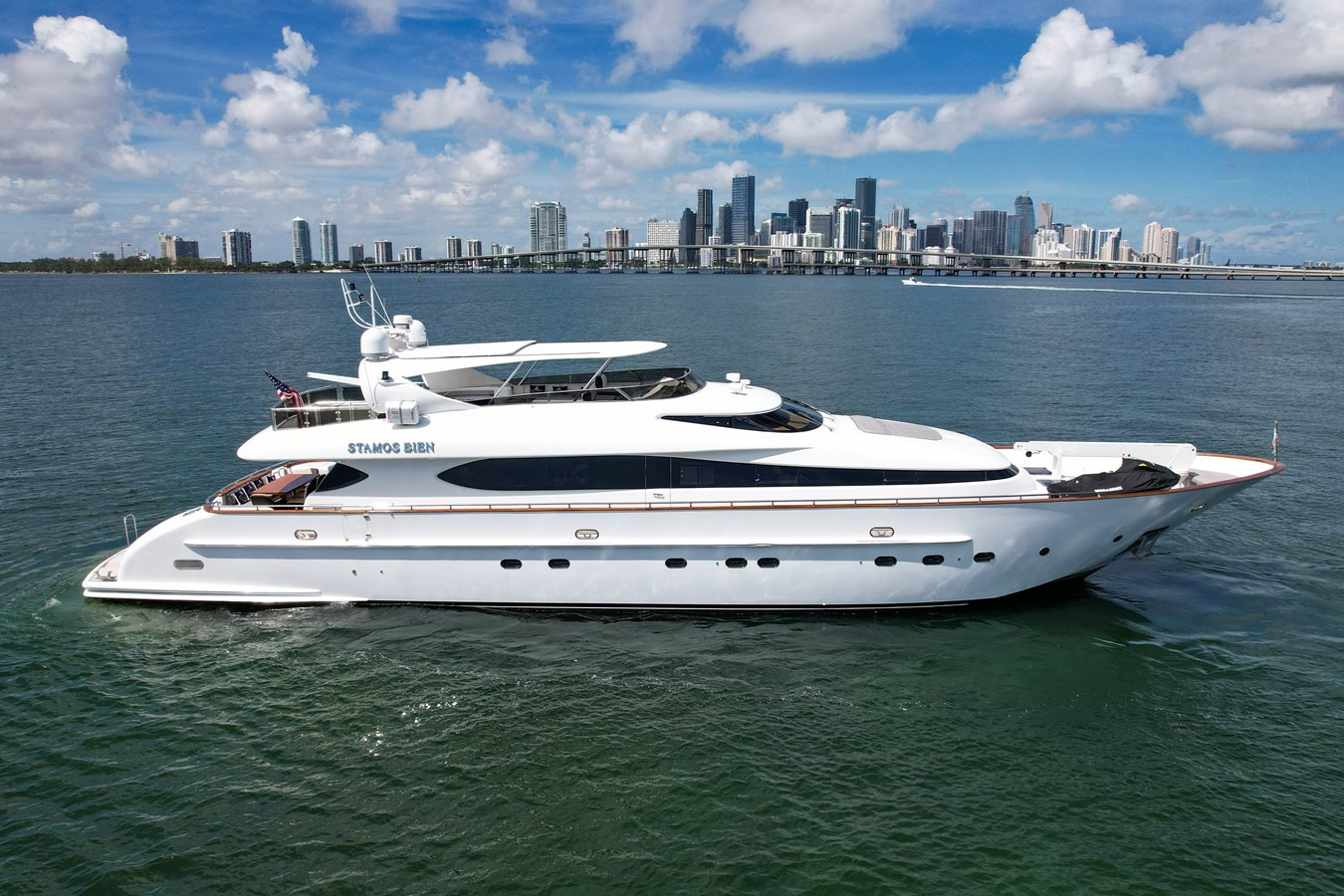 https://arconyachts.ams3.digitaloceanspaces.com/71620/conversions/large_3644565-optimize.jpg