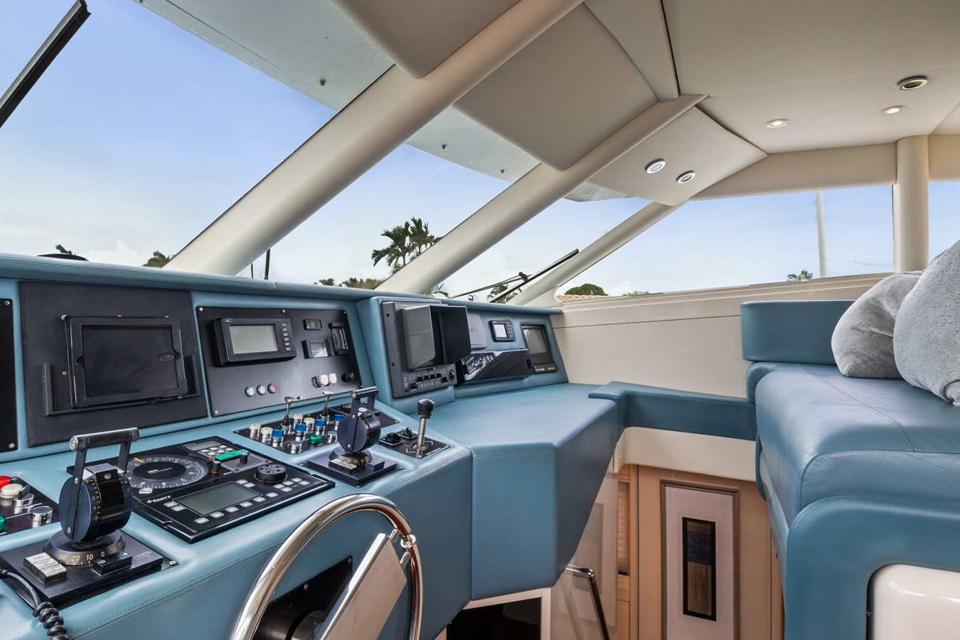 https://arconyachts.ams3.digitaloceanspaces.com/71674/conversions/large_3366769-optimize.jpg