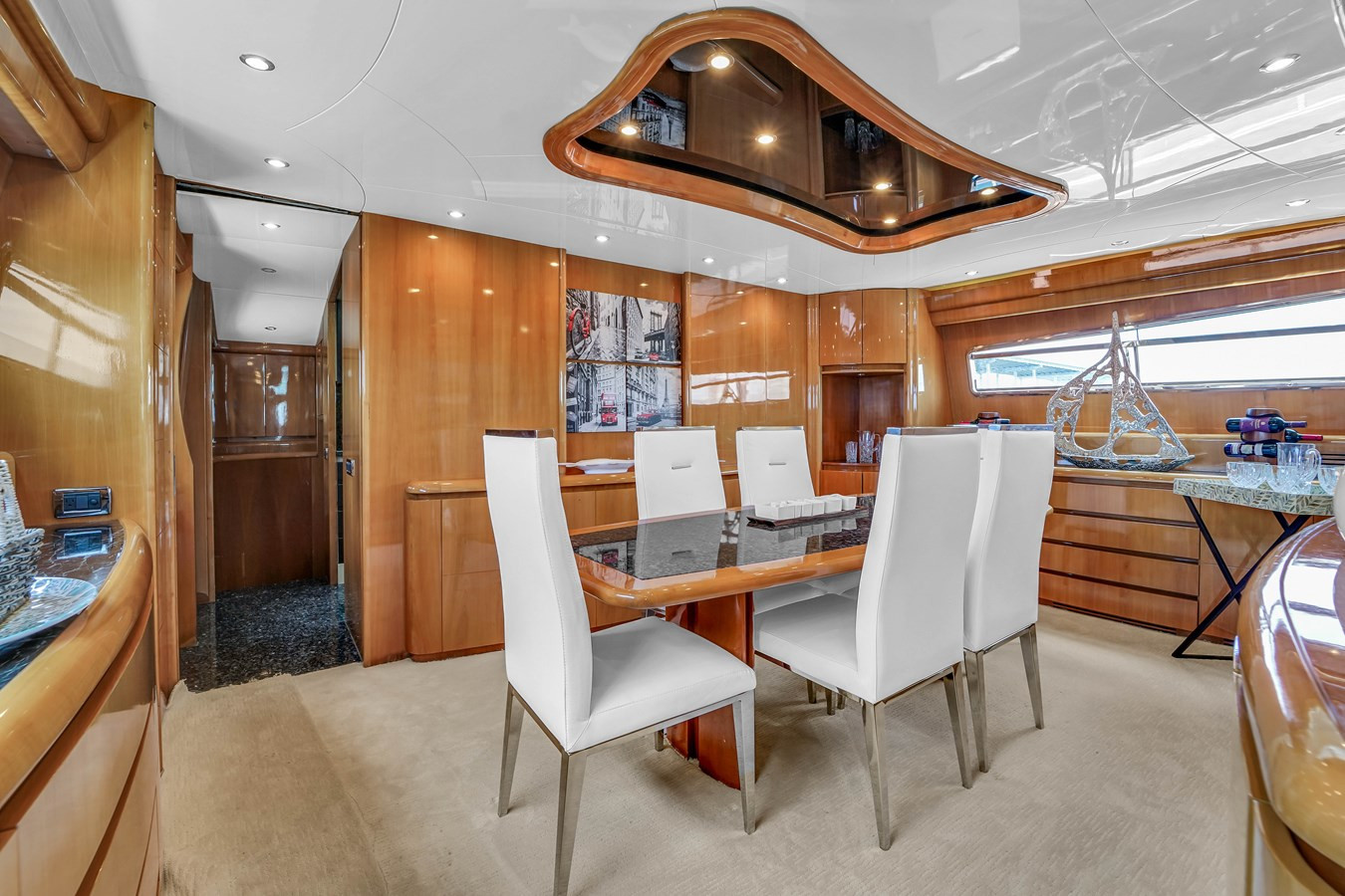 https://arconyachts.ams3.digitaloceanspaces.com/71699/conversions/large_3644589-optimize.jpg