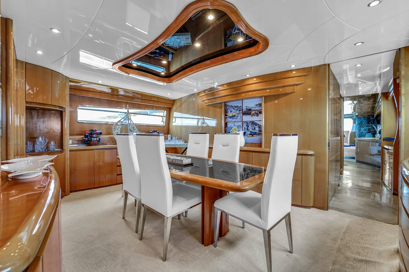 https://arconyachts.ams3.digitaloceanspaces.com/71701/conversions/large_3644590-optimize.jpg