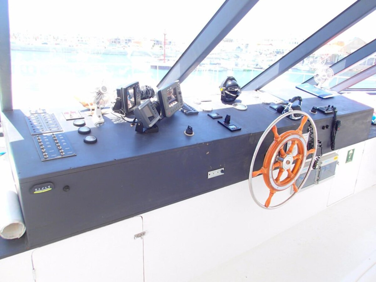 https://arconyachts.ams3.digitaloceanspaces.com/71702/conversions/large_3839730-optimize.jpg