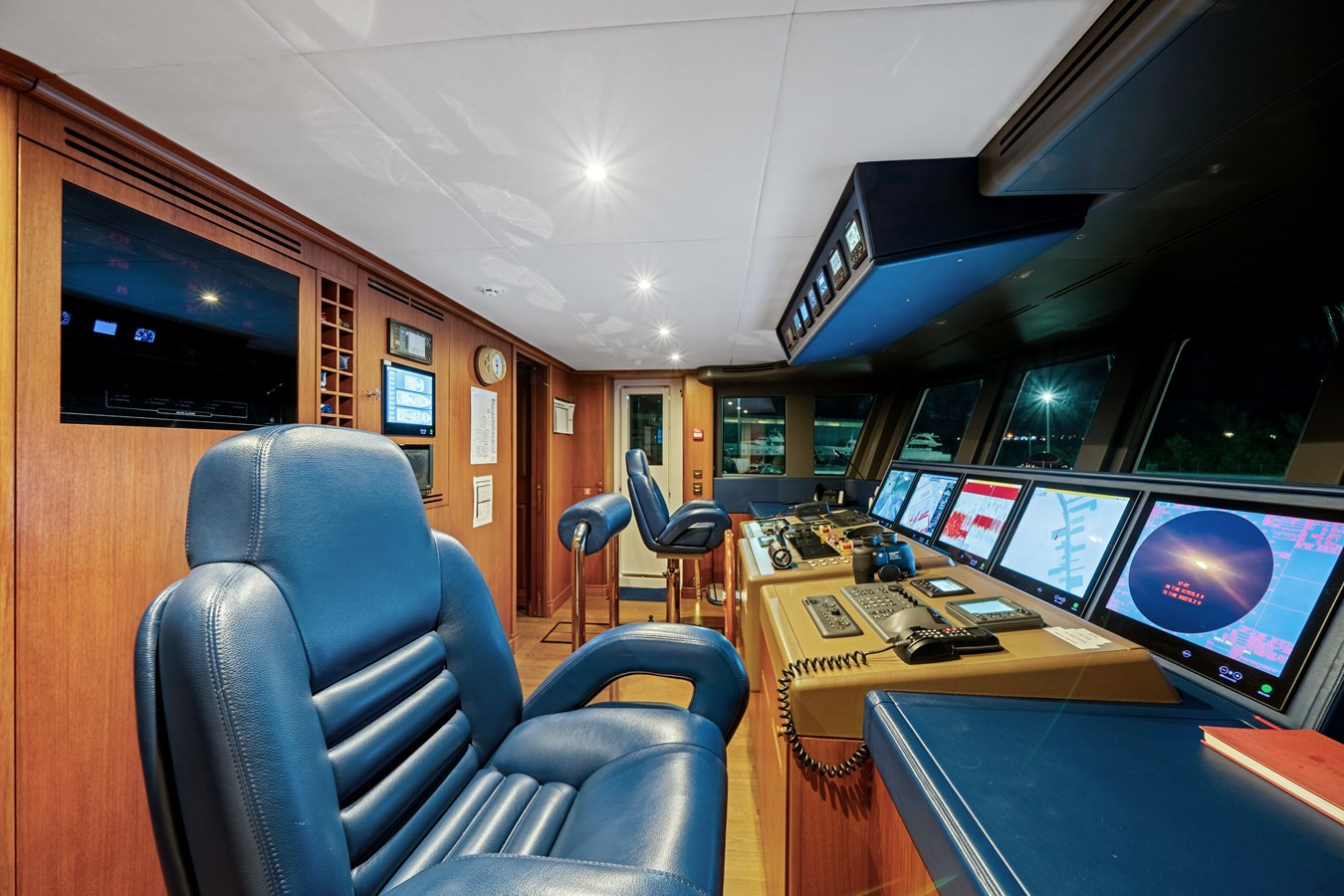 https://arconyachts.ams3.digitaloceanspaces.com/71770/conversions/large_4448944-optimize.jpg