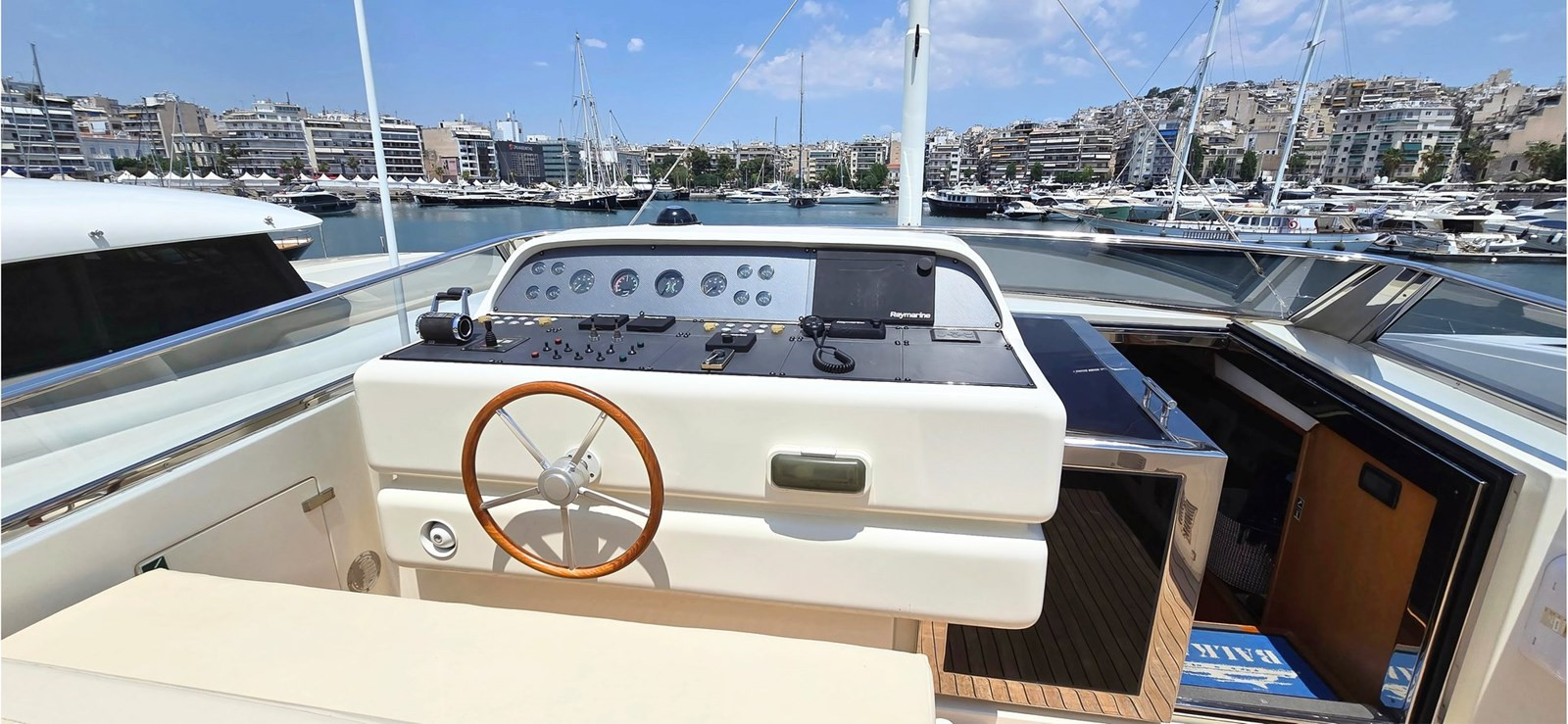 https://arconyachts.ams3.digitaloceanspaces.com/71788/conversions/large_4742499-optimize.jpg