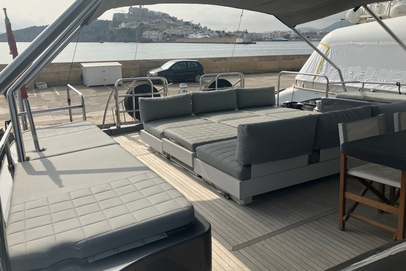 https://arconyachts.ams3.digitaloceanspaces.com/71910/conversions/large_4365229-optimize.jpg