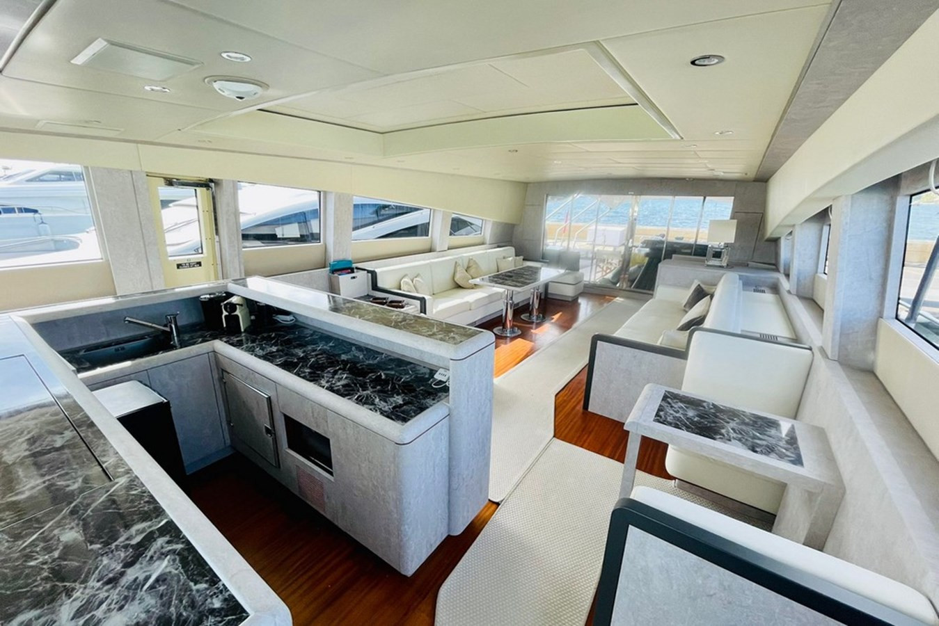 https://arconyachts.ams3.digitaloceanspaces.com/71934/conversions/large_4365241-optimize.jpg