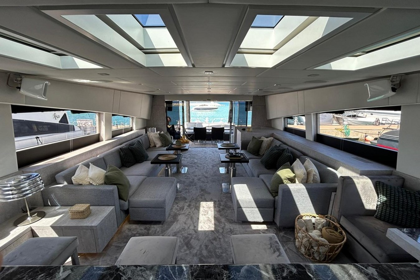 https://arconyachts.ams3.digitaloceanspaces.com/71936/conversions/large_4360657-optimize.jpg
