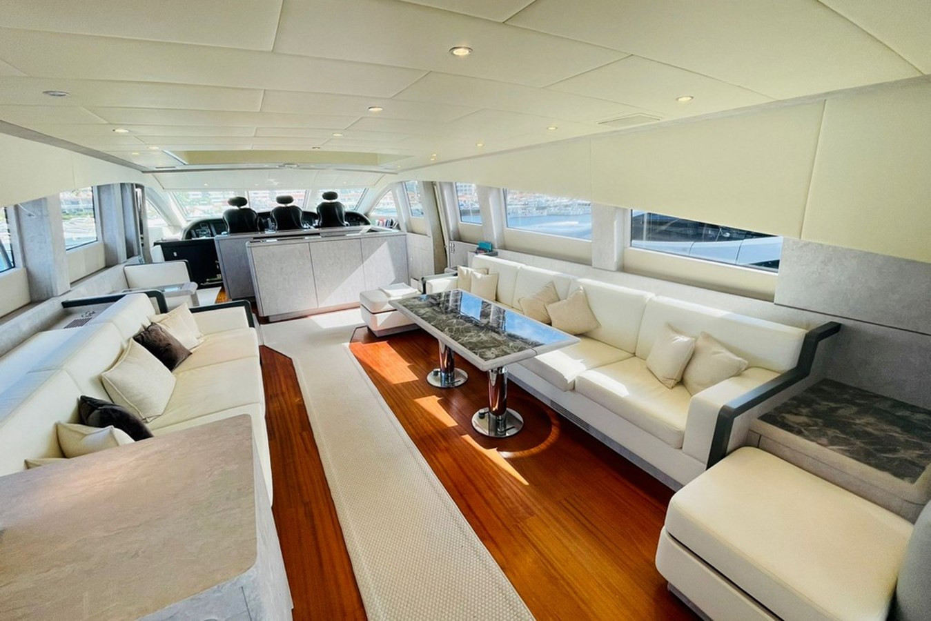 https://arconyachts.ams3.digitaloceanspaces.com/71938/conversions/large_4365242-optimize.jpg