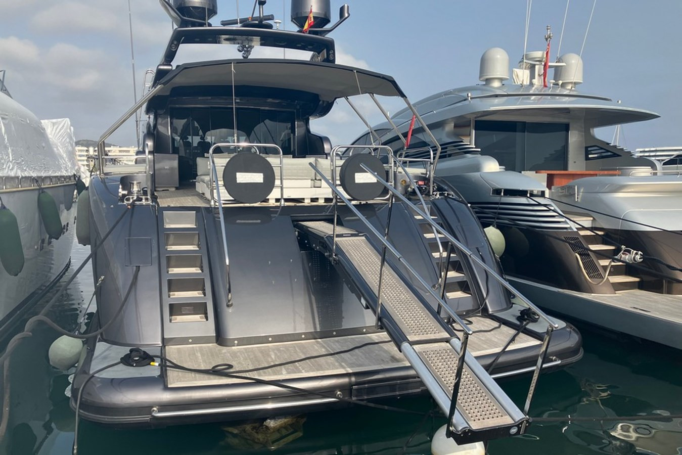 https://arconyachts.ams3.digitaloceanspaces.com/71978/conversions/large_4365240-optimize.jpg