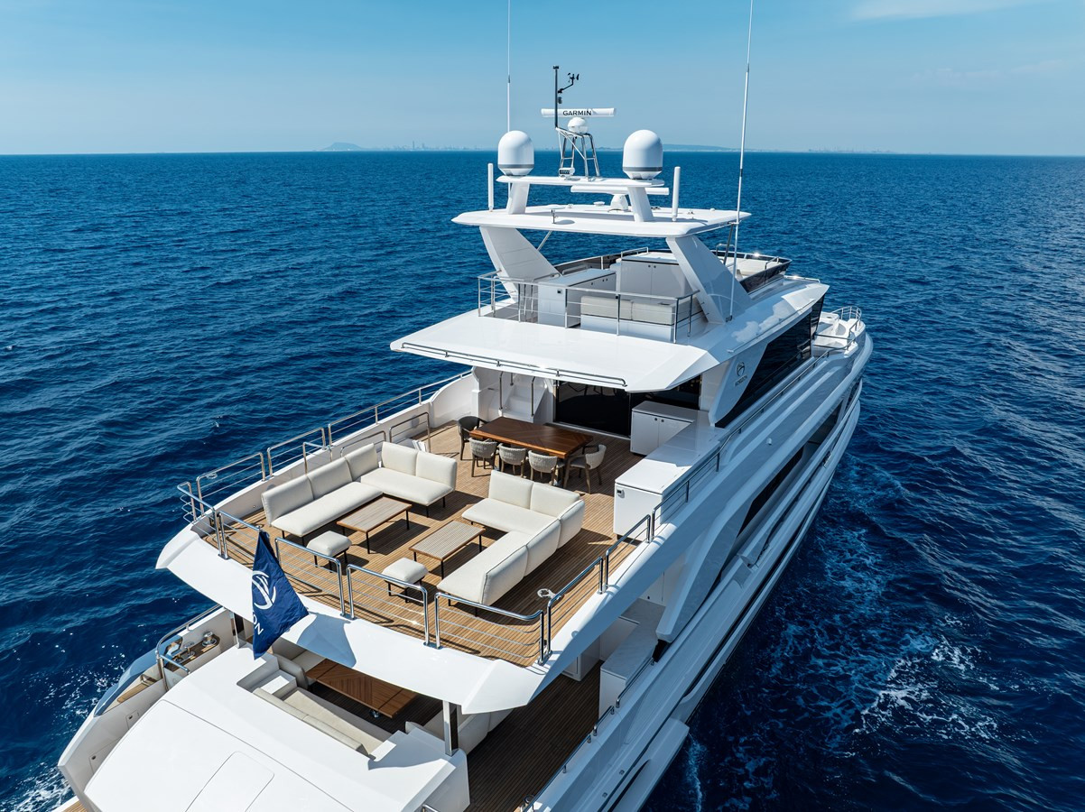 https://arconyachts.ams3.digitaloceanspaces.com/72001/conversions/large_4775561-optimize.jpg