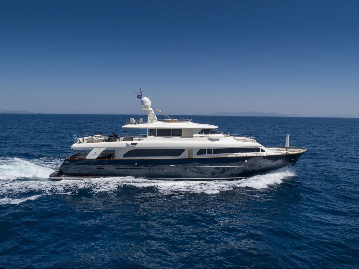 https://arconyachts.ams3.digitaloceanspaces.com/72037/conversions/large_4715620-optimize.jpg