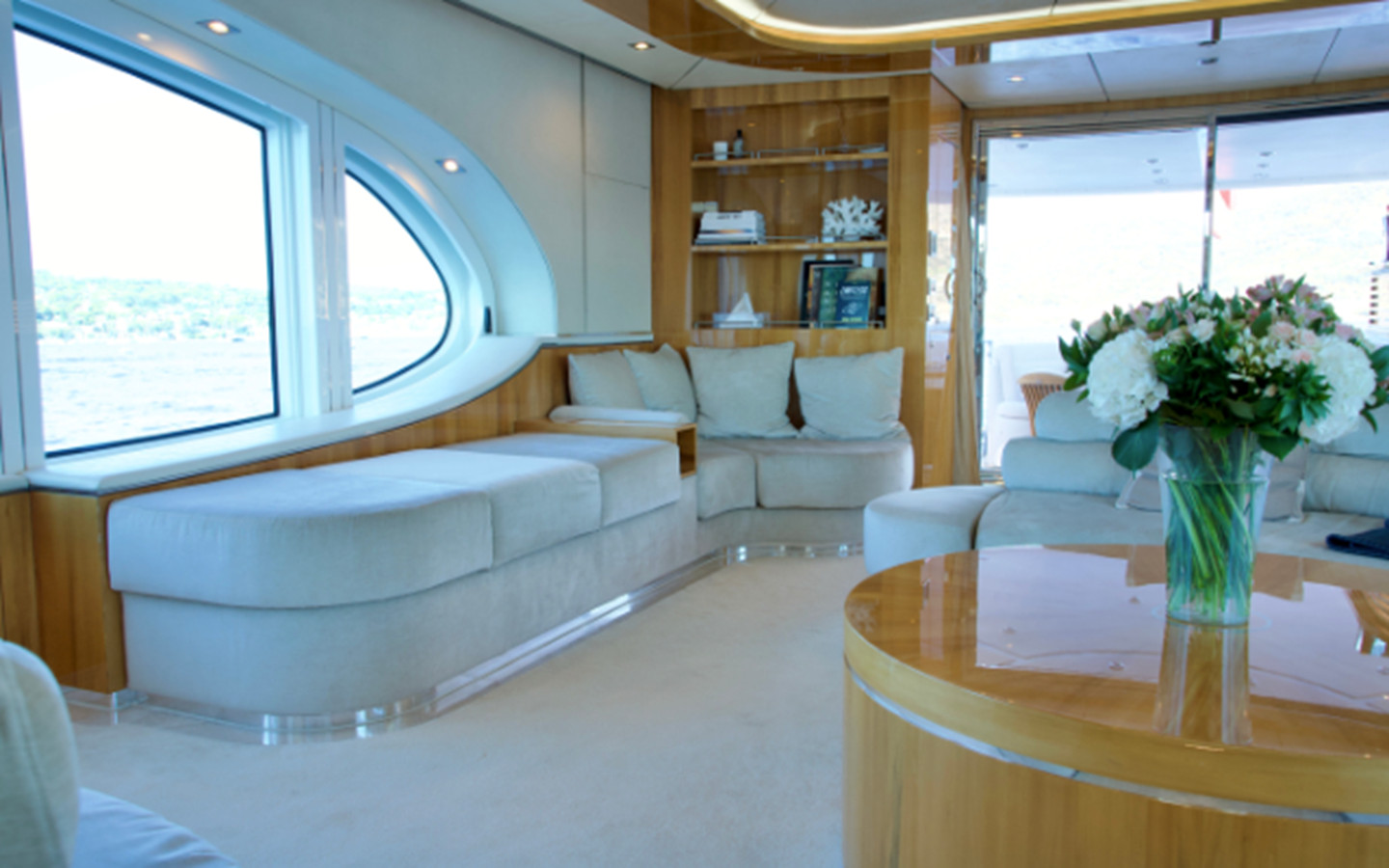 https://arconyachts.ams3.digitaloceanspaces.com/72056/conversions/large_4780895-optimize.jpg