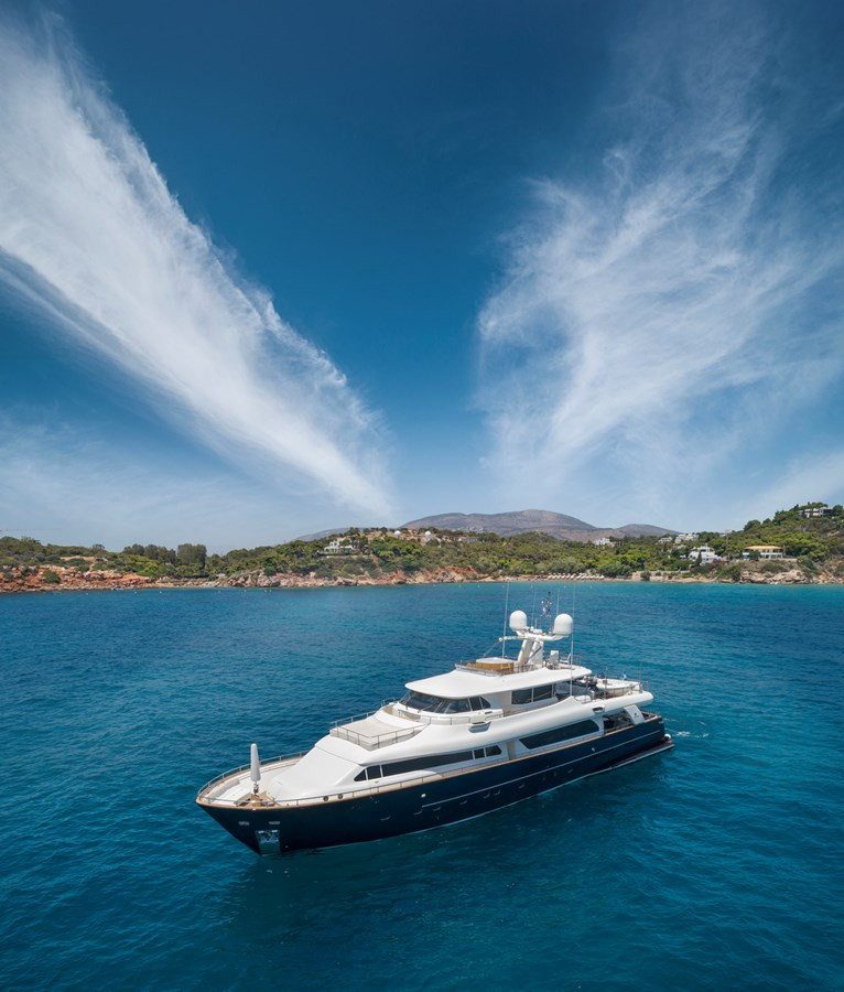https://arconyachts.ams3.digitaloceanspaces.com/72061/conversions/large_4749262-optimize.jpg