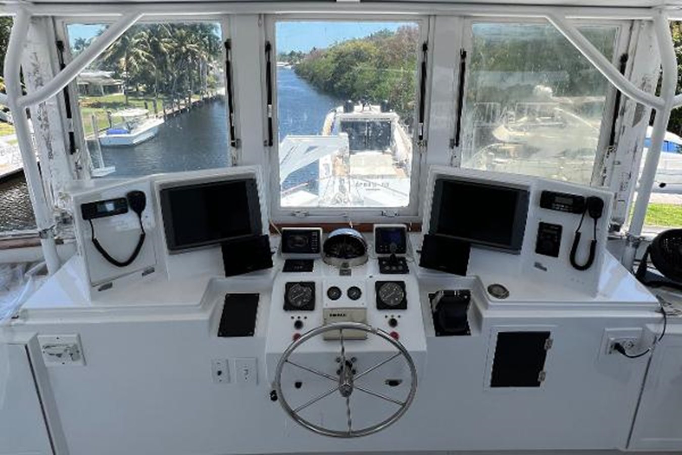 https://arconyachts.ams3.digitaloceanspaces.com/72097/conversions/large_4633321-optimize.jpg