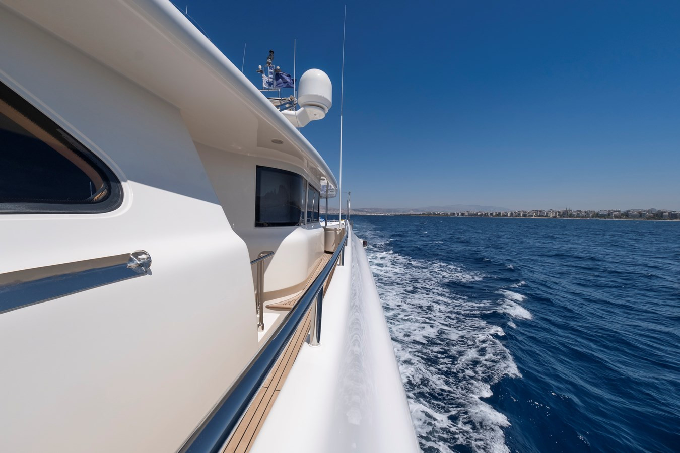https://arconyachts.ams3.digitaloceanspaces.com/72129/conversions/large_4749287-optimize.jpg