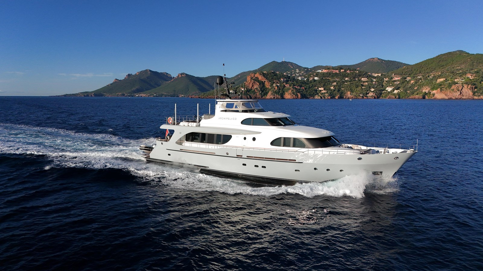 https://arconyachts.ams3.digitaloceanspaces.com/72139/conversions/large_4602505-optimize.jpg