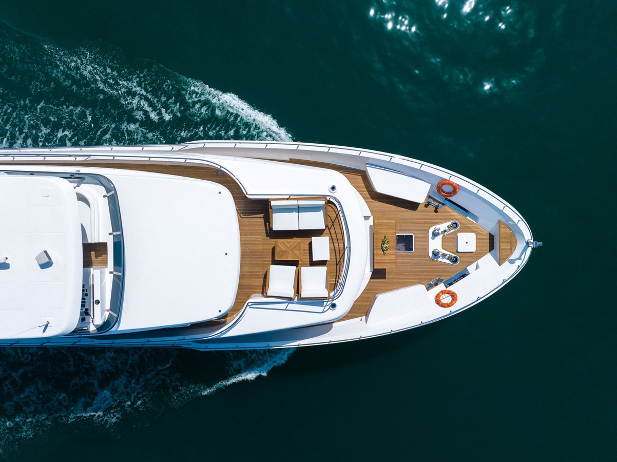 https://arconyachts.ams3.digitaloceanspaces.com/72162/conversions/large_4127237-optimize.jpg