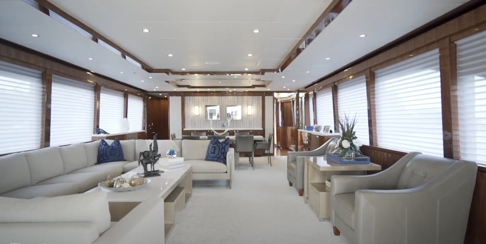https://arconyachts.ams3.digitaloceanspaces.com/72262/conversions/large_4743035-optimize.jpg