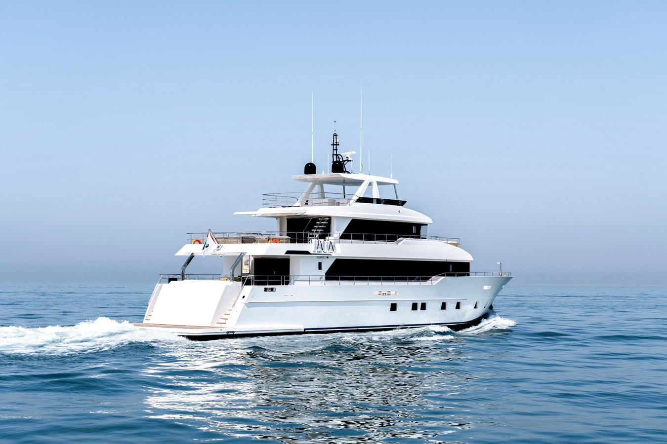 https://arconyachts.ams3.digitaloceanspaces.com/72281/conversions/large_4127277-optimize.jpg